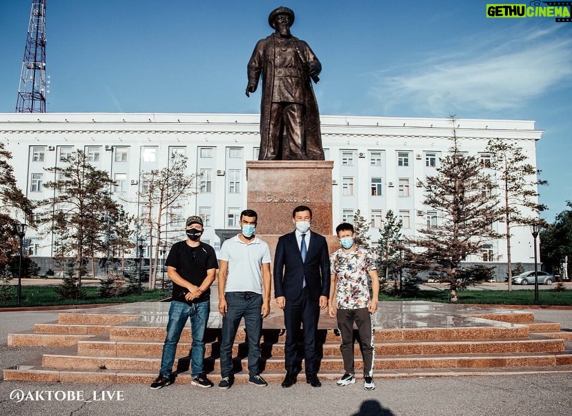 Zhalgas Zhumagulov Instagram - Бүгін қала әкімі Асхат Шахаров мені алда болатын жекпе-жек алдындағы кездесуге шақырды. Жақсы тілектеріңізге рахмет! Өткен айлар ішінде, мен қазақ халқын абыроймен көрсету үшін мықты жігерлілікпен жаттықтым. Бұл жекпе-жек маған, біздің командамыз және бүкіл ел үшін өте маңызды! Сегодня аким города Асхат Шахаров пригласил меня на встречу перед предстоящим боем. Благодарю за напутственные слова! Эти месяцы я упорно тренировался для того, чтобы достойно представить нашу страну. Этот бой очень важен для меня и всей нашей команды и страны! Kazahstan,Aktobe