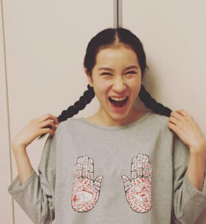Meng'er Zhang Instagram - This cutie bean turned 35 today ~ time has really turned me into a goofball🤪
I was so much cooler when I was little 🤣
Thanks for all the birthday wishes! I can’t tell you how grateful I am for all the love ❤️ it’s my fuel!
And happy Earth day!! And a good weekend!