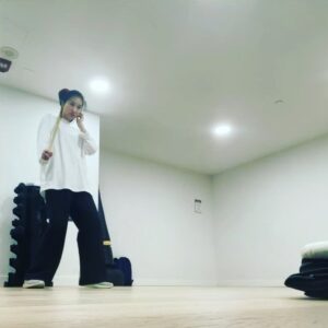 Meng'er Zhang Instagram - New training method 🤪