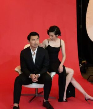 Meng'er Zhang Instagram - We are such posers🖤
More bts ～

@mellylee_  @character.media 
📹 @yung_and_the_dangerous 
Hair and Makeup @ericka_verrett