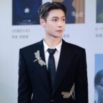 Zhang Yixing Instagram – It was an honor to attend The China Golden Rooster & Hundred Flowers Film Festival and receive the title as “Golden Rooster Chinese Film Youth Promoter.” The festival recognizes the top Chinese filmmakers and promotes global film exchange. In the future, I hope there will be greater opportunities for the youth to be involved in large scale film projects and conquer global markets 🏆🎥