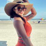Zhao Xia Instagram - Happy Friday.🌤️🏖️ #familytime #beachday #summer #funtimes