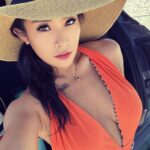 Zhao Xia Instagram - Happy Friday.🌤️🏖️ #familytime #beachday #summer #funtimes