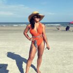 Zhao Xia Instagram - Happy Friday.🌤️🏖️ #familytime #beachday #summer #funtimes