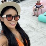 Zhao Xia Instagram - Happy Friday.🌤️🏖️ #familytime #beachday #summer #funtimes