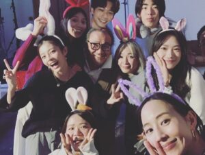 Zhen Hao Li Instagram - I procrastinate sometimes but…my gratitude and love towards ya’ll is never late.
我愛大家 未來就請多指教了！也一起加油🔥

（大家拍第一張的時候我失蹤了 所以⋯⋯🤔）

#family #newyear2023 #meee #universitylife #winteroutfit #ootdshare