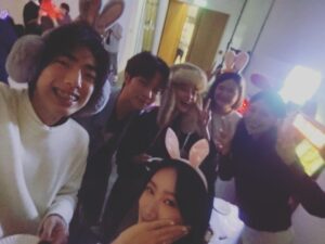 Zhen Hao Li Instagram - I procrastinate sometimes but…my gratitude and love towards ya’ll is never late.
我愛大家 未來就請多指教了！也一起加油🔥

（大家拍第一張的時候我失蹤了 所以⋯⋯🤔）

#family #newyear2023 #meee #universitylife #winteroutfit #ootdshare