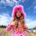 Zoe Colletti Instagram - rockin furs like it’s snowin in the south