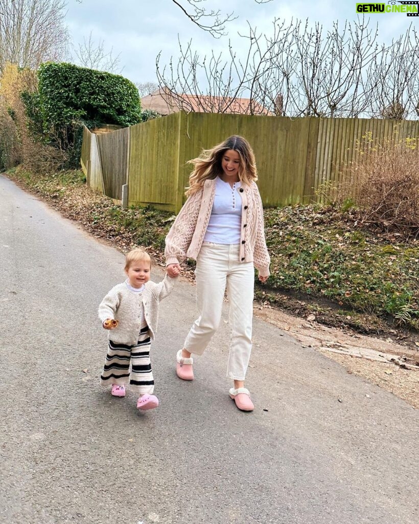 Zoe Sugg Instagram - Happy Weekend! It’s time for another weekly highlight photo roll ✨ 1. Taking her little horse for a quick stroll in our matching pink crocs 💕 2. Realised my passport had expired so we were attempting to take a passport photo. Turns out it’s actually harder than we thought & mine was refused because of a bit of light reflection in my eyeballs 🥲 3. ♥️ 4. Sunny morning hot chocolate 5. Uneven nostrils & blueeee sky 6. Team shakeaway - what’s your flavour of choice? 7. Ottie discovering she could keep her pidgington in her pocket 8. Her new @smobyuk playhouse [ad-gifted] 9. Probably taken 3 hours after the previous photo because we couldn’t pull her away 😂 10. Ultimate weekend chilling ♥️ What were the moments this week big or small that made you smile?