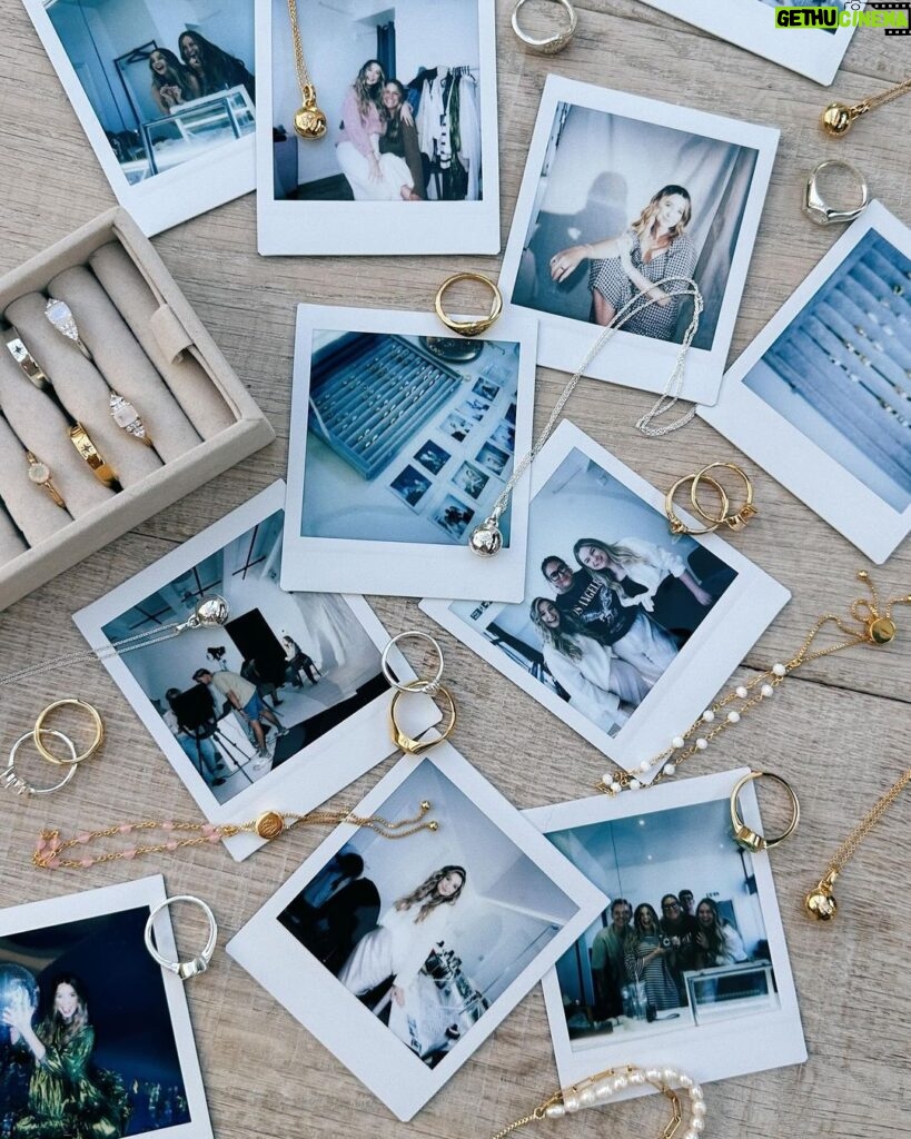 Zoe Sugg Instagram - ad//brand collaboration Exciting offer alert ✨ There is currently 20% off the entire Intentions collection over at @carrie_elizabeth_jewellery using code ZOE20 at checkout! Perfect for a little valentines treat (for you, a friend or a special someone) The flash sale will be live until midnight on Monday 5th February & available on both their website and their app! GO GO GOOOO ♥️♥️♥️