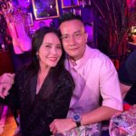 Zoe Tay Instagram - 🎊🎊🎈🎂♥️🎂🎈🎊🎊 今年又与这值得的人间多相处了一年。🍰 🎊吃蛋糕日🎂🎊 愿每一步都活成自己喜欢的样子。 #过生日要开心 #birthdaycelebration #lovelifeloveall #有缘千里来相会 #谢谢你出现在我的行程里 #朋友可遇不可求 #珍惜♥️感恩 #长一岁长一智 ✌🏻 #无忧无虑无病无痛♥️ #摩羯座capricorn♑ #过生日要有仪式感💕 #幸福其实很简单🐒🐑🐥🐽🐯 #保持初心莫忘初衷 #生日愿望很简单 #健康体魄活的精彩 #ZoeTay #鄭惠玉 #惠声玉影 #佐伊の語 Singapore