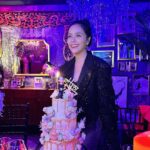 Zoe Tay Instagram - 🎊🎊🎈🎂♥️🎂🎈🎊🎊 今年又与这值得的人间多相处了一年。🍰 🎊吃蛋糕日🎂🎊 愿每一步都活成自己喜欢的样子。 #过生日要开心 #birthdaycelebration #lovelifeloveall #有缘千里来相会 #谢谢你出现在我的行程里 #朋友可遇不可求 #珍惜♥️感恩 #长一岁长一智 ✌🏻 #无忧无虑无病无痛♥️ #摩羯座capricorn♑ #过生日要有仪式感💕 #幸福其实很简单🐒🐑🐥🐽🐯 #保持初心莫忘初衷 #生日愿望很简单 #健康体魄活的精彩 #ZoeTay #鄭惠玉 #惠声玉影 #佐伊の語 Singapore