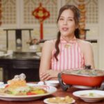 Zoe Tay Instagram - 🧧🏮🐉🐉🐉🏮🧧 龙年要到啦！盆菜绝对是必吃的贺年吉祥菜。 团圆饭一定要讲究，吉祥又丰盛美味。想要和家人聚餐，不需要去订餐厅，只需订购YummyFood推出的品珍招牌盆菜，方便又省时，在家也可以和家人一起享用新鲜丰盛的团年饭。 只要淋上高汤，再开电煮15分钟就能享用！快速且无忧！ 盆菜内含有高达18种特选食材，使用新鲜优质食材烹制，每一口都是鲜美滋味！ 新春早鸟特价优惠至到 2月6日，请务必提前三天预订！ 购买盆菜，还附送【极品鲍翅】，电炉与保温袋！ 赶紧预订您的盆菜，用矜贵佳肴与亲朋好友迎接龙年的到来！ www.yummyfood.com.sg 热线: 6741 5588 @yummyfood_sg @the_celebrityagency #快过年了🐉🧧 #吃盆菜象征合家团圆 🍲 #这盆菜真的是太太太太好吃了不骗你✌🏻 #一家吃盆菜实在好方便 #货真价实👍 #团圆饭❤️ #ZoeTay #鄭惠玉 #惠声玉影 #佐伊の語 Singapore