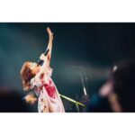 asmi Instagram - 憧れのFM802主催 年に一度のミナホ 夢のBIGCAT 入場規制🙏🏻興味もってくれたけど観てもらえなかった人たちに次こそ出会うためにも歌い続けなければと思う！これからもずっとミナホは目標であり、BIGCATは夢の舞台。この気持ちずっと握りしめて歩いて行く！その姿そばでみといてください！！！絶対ミナホでまた会おう😎 今日は観に来てくれてありがとうございました！！！ みんなの熱量も、サイッコーーーでした❤️‍🔥 (今日は最強バンドセットでした🫶🏻) Gt. @wataru_fivenewold Ba. @yukako_ishii Dr. @babachandrums photo by @yuuta0326 🫶🏻