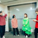 asmi Instagram - 意外かもやけど私実は爆裂人見知り人間でありまして、ほんとは自分から距離を詰めたい場面でもずーっとウジウジしてしまう、それはいつまで経っても成長できないところ。。だがしかしバンドメンバーやスタッフのお兄さまお姉さまみなさん、あたたかい距離感でいつも見守ってくださるわけです😔本当に助かっています…来年はそこをどうにかこうにか、うまいことできるようになってみせるのだ🥹ほんまひとりならこんなに喋るのにおかしな話ಠ_ಠ 2023強い人になります😎 photo by @__tpwbo