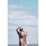asmi Instagram - 昨日の大洗海上花火大会でのライブ🪼 綺麗な空と海がサイコーに心地よかった🪽 来てくれたみんなもありがとうございました🩵 これで夏、しまったなあ☁️また来年！ photo by @ninjajon 大洗サンビーチ