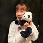 asmi Instagram - 本気😃 仲良しなっちゃった…🥹 (手錠ごめん🙇🏼)