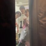 asmi Instagram - 私は、このファミリーでおもろいこと出来てるのが本当にしあわせで楽しくってさ☺️もっといっぱい巻き込んでもっと大きな輪作ってみんなでハッピーになれたら、もっともっとこの上ないサイコーやんって思う🥹だからいつでも飛び込んできて！常時オープンなので🏹🩷