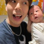 popping ed Instagram - My dear papa 這是我來到這個世界的第三個月 也是跟papa一起過的第一個父親節。 謝謝拔拔雖然工作很忙，但是每一天還是很認真當我的晚班警衛守護著我，照顧我晚上內內time 和睡覺。 會很用很逗趣的方式探索這個世界。帶我聽很多不同類型的音樂。做一些很奇妙的事。雖然很多事物我都還懵懵懂懂、每天都是很多新的挑戰。但是因為你是個有趣認真又負責的拔拔。讓我可以很放心又快樂的冒險。 謝謝有趣又好玩的大夥伴。PiKA love you😘