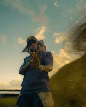 6LACK Instagram - karma on my mind— don’t talk bad on us

“temporary” video out now 💐 

SIHAL