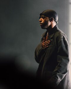 6LACK Instagram - back to back nights in Toronto otw 8 shows left 🥷🏾💐🖤 SIHAL Toronto, Ontario