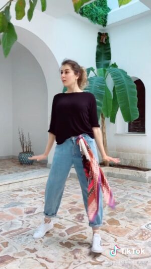 Aïcha Ben Ahmed Instagram - Life is better when you dance ♥️💃💃💃
#dance #dancelife #actresslife #aichabenahmed #عائشة_بن_احمد