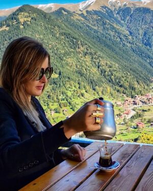 Aïcha Ben Ahmed Instagram - The art of god ♥️
#uzungöl #beautifuldestinations #actress #aichabenahmed #nature #naturelovers #عائشة_بن_احمد