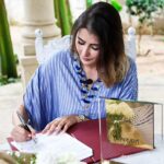 Aïcha Ben Ahmed Instagram - تم بعد ظهر اليوم بفضاء دار القايد المعموري إمضاء عقد بموجبه سأكون سفيرة للعلامة التونسية المميزة آرفيا، هذه الشراكة جاءت تتويجا لمسار إكتشفت من خلاله وجود أوجه شبه عديدة علاوة على القيم المشتركة التي تجمعنا، علامة تونسية بإمتياز ذات جودة عالية، و لها من المعاني الإنسانية الكثير و التي إنتصرت من أجلها في هذه الشراكة. كل الشكر و الإمتنان للسيد صادق العريبي على هذه الثقة الغالية ، متمنية لكل المنتسبين لهذه المؤسسة الوطنية مزيد النجاح وهي التي ما فتأت تراهن على الجودة لبلوغ العالمية. آملة في أن تكون هذه الشراكة علامة فارقة لكل منا. #arvea #arvea_nature #عائشة_بن_احمد #aichabenahmed #ambassadrice #nature #nontestesurlesanimaux #produitsnaturels #actress