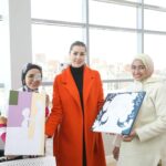 Aïcha Ben Ahmed Instagram - تلقيت دعوه كريمه لزيارة مستشفى سرطان الاطفال ٥٧٣٥٧ - من د. ايمن الغزالى حرب) المستشفى هو اكبر صرح طبى لعلاج سرطان الاطفال فى العالم من حيث عدد الاسرًه ( حوالى ٣٠٠ سرير) نسب الشفاء فيه تقترب من نسب الشفا العالمية. شوفت معمل من اكبر وافضل واحدث المعامل المميكنه لتحاليل الدم. زرت جهاز السايبر نايف وهو احدث جهاز علاج اشعاعى موجود فى افريقيا للاورام الدقيقه مثل ( المخ والكبد والكلى والرئه والبروستاتا). الجهاز بيعالج الورم بتقنيه مميزه مبنيه على الذكاء الاصطناعى وبعدد جلسات قليله وبدون تدخل جراحى وبدون اثار جانبيه. كمان شوفت الاطفال ولعبت ورسمت معاهم فى مركز الابداع الفنى (العلاج بالفن) وشوفت قد ايه الدعم النفسى للاطفال وذويهم شئ مهم جدا بالتوازى مع العلاج الكيماوي والاشعاعى. شوفت قد ايه اهتمام ورعايه ونظافة من كل العاملين وطاقة الحب اللى موجوده من اول دخولى المكان وكمان شغفهم وطاقتهم لتقديم كل الدعم للاطفال. انا فى الحقيقه فخوره بوجود صرح طبى زى 57357 فى افريقيا بيقدم خدمه طبيه و نفسيه زى كده للاطفال مرضى السرطان بالمجان والاهتمام بالعامل النفسى للطفل وذويه وبدعو كل شخص انه يزور مستشفى 57357 ويقدم الدعم للاطفال ويتبرع باللى يقدر عليه لان تبرعه هيفرق كتير فى علاج طفل مريض حابه اشكر كل شخص ساهم بوقته او بتبرعه انه يفرح الاطفال... انا مهما اقول عن المكان مش هوفيه حقه.. اللى حابب يزور الولاد او عنده أى استفسار..يتصل على ١٩٠٥٧.. و لمعلومات اكتر .. زوروا الموقع الالكترونى www.57357.org @hospital57357_ @ayman_elghazaly_harb