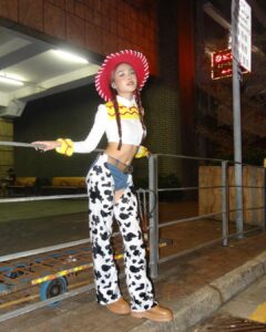 AC Bonifacio Instagram - andy’s coming !!!! 🫣 happy halloween from ur fav cowgirl Jessie 🤠 outfit @reginetolentinoatelier <3 Hong Kong