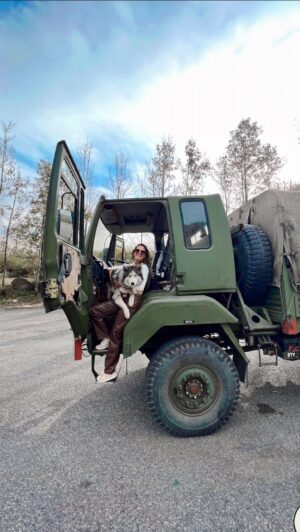 Aakriti Rana Instagram - Happy Republic Day! 🇮🇳

Got a chance to drive an old Army truck, discarded after years of service to the Indian Army. It wasn’t easy to drive it. I remember waiting outside our vintage Army Bunglow with a big school bag and a fountain ponytail at Jabalpur for one of these as our school bus. That’s where I started going to school. ❤️

Forever grateful for being born in a family full of Army officers. Got to see such a different life and the best part was exploring the remote areas of India right since I was born. I’ve studied at places which people may not have even heard the name of 😀😀

#happyrepublicday #republicday2024 #india #aakritirana #armylife #reelsindia #incredibleindia