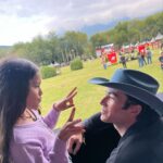 Aarón Díaz Instagram - El fin de semana pasamos a saludar a nuestros queridos amigos de @clubhipicolasilla gran evento, grandes anfitriones y siempre, siempre con la mejor compañía - mis tres amores. Todo es mejor en familia… y siempre recuerden #VivirEsIncreible 😉