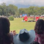 Aarón Díaz Instagram - El fin de semana pasamos a saludar a nuestros queridos amigos de @clubhipicolasilla gran evento, grandes anfitriones y siempre, siempre con la mejor compañía - mis tres amores. Todo es mejor en familia… y siempre recuerden #VivirEsIncreible 😉