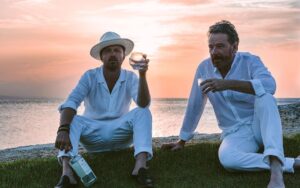Aaron Paul Instagram - Drink well. Drink responsibly. How are you drinking your @doshombres ? 🥃
@aniprivateresorts @godomrep
📷 @heretosaveyouall