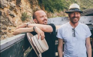 Aaron Paul Instagram - Hey New Orleans! Who wants some drinks? Me and this slacker are going to be serving up some Dos Hombres Mezcal from 2-4 tomorrow afternoon near Jackson square. Come say hello! Must be of legal drinking age to enter the bar. Come thirsty!🥃 Exact location will be disclosed soon.
📷 @coryt