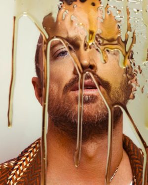 Aaron Paul Instagram - 🍯

📷: @samanthadutton