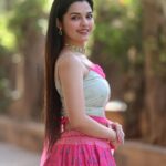 Aarya Ambekar Instagram - The key to dealing with people taking your advantage, is to always approach everyone only as a student, and learn something valuable from each interaction! #WinWin😉 प्रत्येक व्यक्तीकडून काहीतरी शिकण्याची जर तुमची वृत्ती असेल, तर लोकांनी तुमचा फायदा जरी घेतला, तरी तुमचाही प्रत्येकाकडून फायदाच होणार आहे.! . Outfit : @fragrance_designs Styled by: Me🙋🏻‍♀️ PC : @saneshashank . . . ___ #aaryaambekar #aaryawrites #weekendmusing #happyweekend #iykyk #newworldnewsolutions