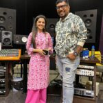 Aarya Ambekar Instagram - What a wonderful recording session the other day with @roheetnagbhide dada!!! At my fav place with my fav people!!😁🤗 @dawnstudioz @pandit_dawn Dawn Studios