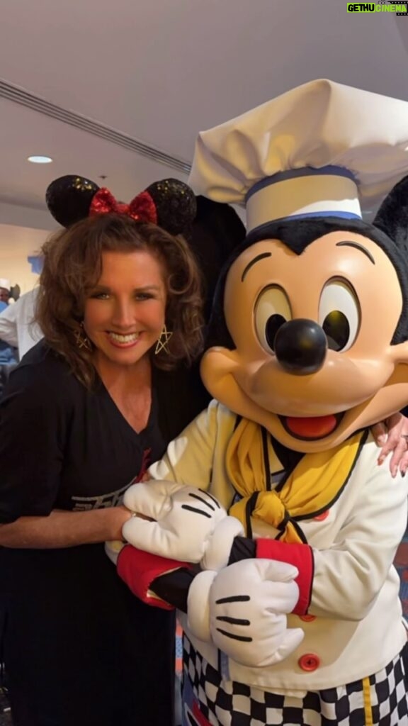 Abby Miller Instagram - Having a #MagicalDay with my friends at Disney’s Chef Mickey! ✨ I think Donald Duck needs to amp up his choreo! What do you think? PS ~ I’ve had lots & lots of students perform at Walt Disney World - working for the Mouse is a great job! 👏 #aldc #aldcalways #abbylee #dancemoms #madhouse #leaveitonthedancefloor #disney #abbyleemiller #abbyleedancecompany Disney World, Orlando Fla