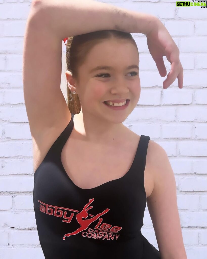 Abby Miller Instagram - New ALDC set! Comes with matching leggings! Love this set ❤️ @aldc_ambassadors @therealabbylee #aldcmerchandise #aldcapparel #aldcww #aldcalways #aldcgirls #aldcdancers #abbyleedancecompany #abbyleemiller #aldcambassadors #aldc