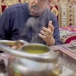 Abdel Aziz El Moslem Instagram - حليب بالزعفران على الجمر بكشتة البر ناااطع و متك تك جربوه #بر #رحلة#مخيم#خيمه#طبخ#مطبخ#طبخات#حليب #طبخات_عبدالعزيز_المسلم #متك_تك #فنان #عبدالعزيز_المسلم #الكويت