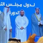 Abdel Aziz El Moslem Instagram - الحمد لله برعاية #وزير_الخارجيه تم منحي جائزة التميز في الإعلام الإنساني المسؤول لعام ٢٠٢٢ لدول مجلس التعاون الخليجي اشكر المسؤولين عن الجائزه على تكريمي على جهودي في الإعلام والفن الهادف الذي يعود بالنفع للمجتمعات والإنسانية . أشكر جمهوري الحبيب الوفي و كل من بارك لي في هذه الجائزة . #عبدالعزيز_المسلم #جائزة #دول_مجلس_التعاون_الخليجي