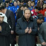 Abdel Aziz El Moslem Instagram - ‏بحمد الله تم منحي شهادة ‏«بروفيسور فخرية» من جامعة « أرابايف » الحكوميه العريقة في ⁧‫#جمهوريه_قرغيزستان‬⁩ ‏بحفل رسمي أكاديمي كبير صباح يوم الخميس ٢٥ يناير 2024 برعاية وحضور سعادة مستشار أمين عام الأمم المتحدة ورئيس الهيئة الخيريه الإسلاميه العالميه الدكتور⁧‫#عبدالله_المعتوق‬⁩ ، و المجلس الأكاديمي للجامعه، و رئيس مجلس #جمعية_السلام_للأعمال_الأنسانية_والخيرية الدكتور ⁧‫#نبيل_العون‬⁩ ، وذالك تقديرا لجهودي في تسخير الإعلام وتفعيل الدراما للقيم الاخلاقيه والأعمال الإنسانيه ، ومبادراتي في دعم العمل الإنساني في جمهورية قرغيزستان منذ اكتوبر من عام 2015 وإلي عام 2023 وبحمد الله رشحت من قبل 41 دكتور وموافقة رئيس وأعضاء مجلس الامناء الجامعه أهدي ⁧‫#شهادة‬⁩ ( ⁧‫#بروفيسور_فخرية‬⁩ )إلي حضرة ⁧‫#صاحب_السمو‬⁩ أمير دولة الكويت سمو الشيخ مشعل الأحمد الجابر الصباح الوالد القائد حفظه الله ورعاه ، ‏وإلي الشعب الكويتي الوفي ، وأصحاب الأيادي البيضاء والقائمين على العمل الإنساني ، ووالدي الاستاذ عبدالله المسلم ، وأسرتي الكريمه . ‏⁧‫#الكويت‬⁩‏ ‏⁧‫#سمو_أمير_دولة_الكويت‬⁩ ‏⁧‫#الديوان_الأميري‬⁩ ‏⁧‫#مجلس_الوزراء‬⁩ ‏⁧‫#عبدالعزيز_المسلم‬⁩ ‏⁧‫
