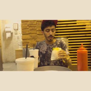 Abdullah Algafari Instagram - ماتوقعت تفرق بيننا وحدة 💔 @bunandpattyme