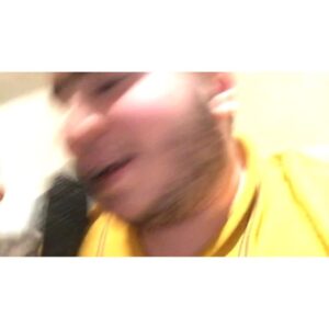 Abdullah Algafari Instagram - كنا نسوي ثوق راب انا و 
@warchieff  مادريت ان امك عندي 😭