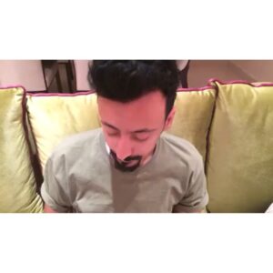 Abdullah Algafari Instagram - كيف تصرف واحد بثر اذا رديت عليه بالغلط 🌞 @warchieff  @ibrahim3bdulr7man  @moasalem