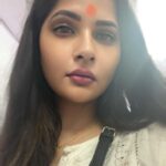 Abha Paul Instagram – #2024 ki shuruat Siddhivinayak Ganpati Ji ke darshan ke saath karne ka socha, lekin wahan itni bheed thi ki darshan nahi ho paye. Phir socha, kyun na Mahalakshmi ke darshan kar liye jaaye. Lekin wahan bhi lambi line thi, darshan nahi ho paye. Phir dil se bhagwan ka naam liya aur wapas Siddhivinayak gaye. Aur tab jaake darshan huye, dil khush ho gaya. Yeh hai meri 2024 ki shuruat ki kahani, bhagwan ke darshan ke saath. 🕉️ #harharmahadevॐ  #ganpatibappamorya  #jaimatadi 

#siddhivinayak 
#darshan 
#mahalaxmi Siddhivinayak Temple, Mumbai