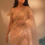 Abha Paul Instagram – Sarees are not just outfits, they’re a celebration of our culture, wrapped in 5 yards of elegance. 🥻 😍🔥

#brand  @kalkifashion 
#photography  @abhay_r_kirti 
#hairandmakeup  @ayesha_das_dowerah 
#stylist  @yadav.himani