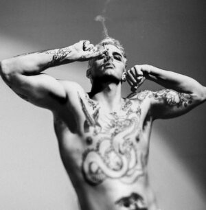 Achille Lauro Instagram - SANREMO 2023 
CI SON CASCATO DI NUOVO🍒🎂