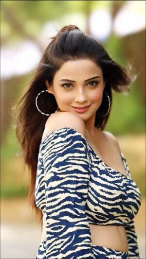 Adaa Khan Instagram - Seems like love  is in the air… ohhh…Maybe it’s just the Christmas?? 😛❤️
.
.
🎥: @sk_.click
👗 @howwhenwearclothing
@vblitzcommunications
💄: @beautybythebeastt 
📍: @holidayinnmumbai 
.
.
#transition #feelkaroreelkaro #feelitreelit #reelsinsta #christmasseason #christmas #reels #adaakhan